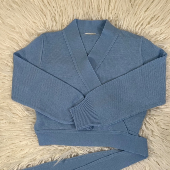 EUROTARD "Wrap Sweater in Light Blue" - Picture 3 of 6